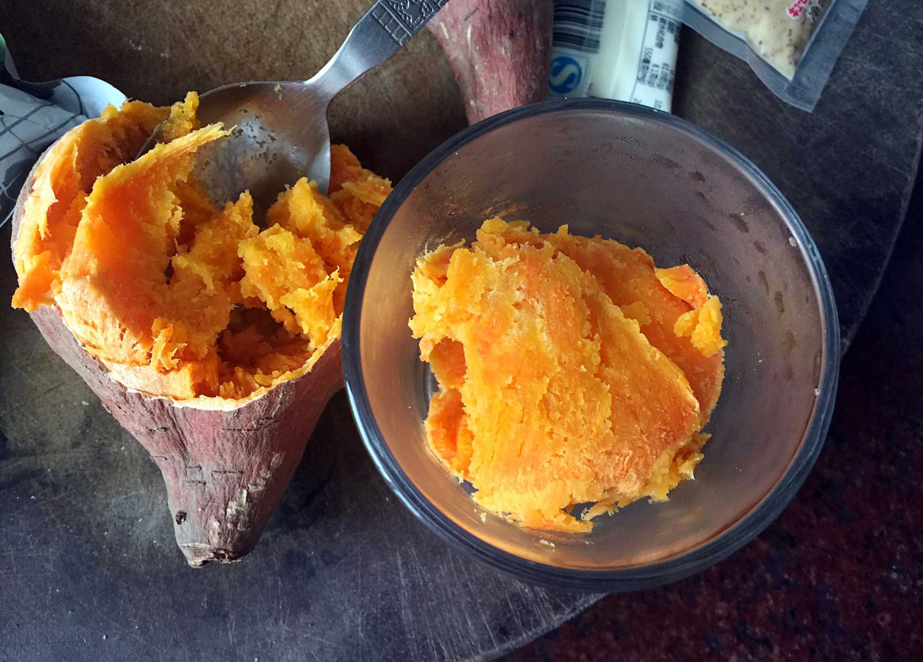 紅薯粑粑、紅薯泥灌裝機(jī)——食品加工企業(yè)的理想選擇,引領(lǐng)生產(chǎn)新潮流