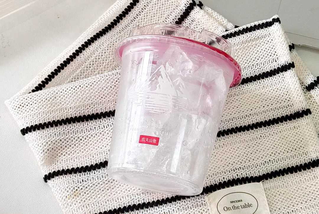 專為量產(chǎn)而生!呂工機(jī)械推出柔性化全自動(dòng)食用冰杯灌裝系統(tǒng)