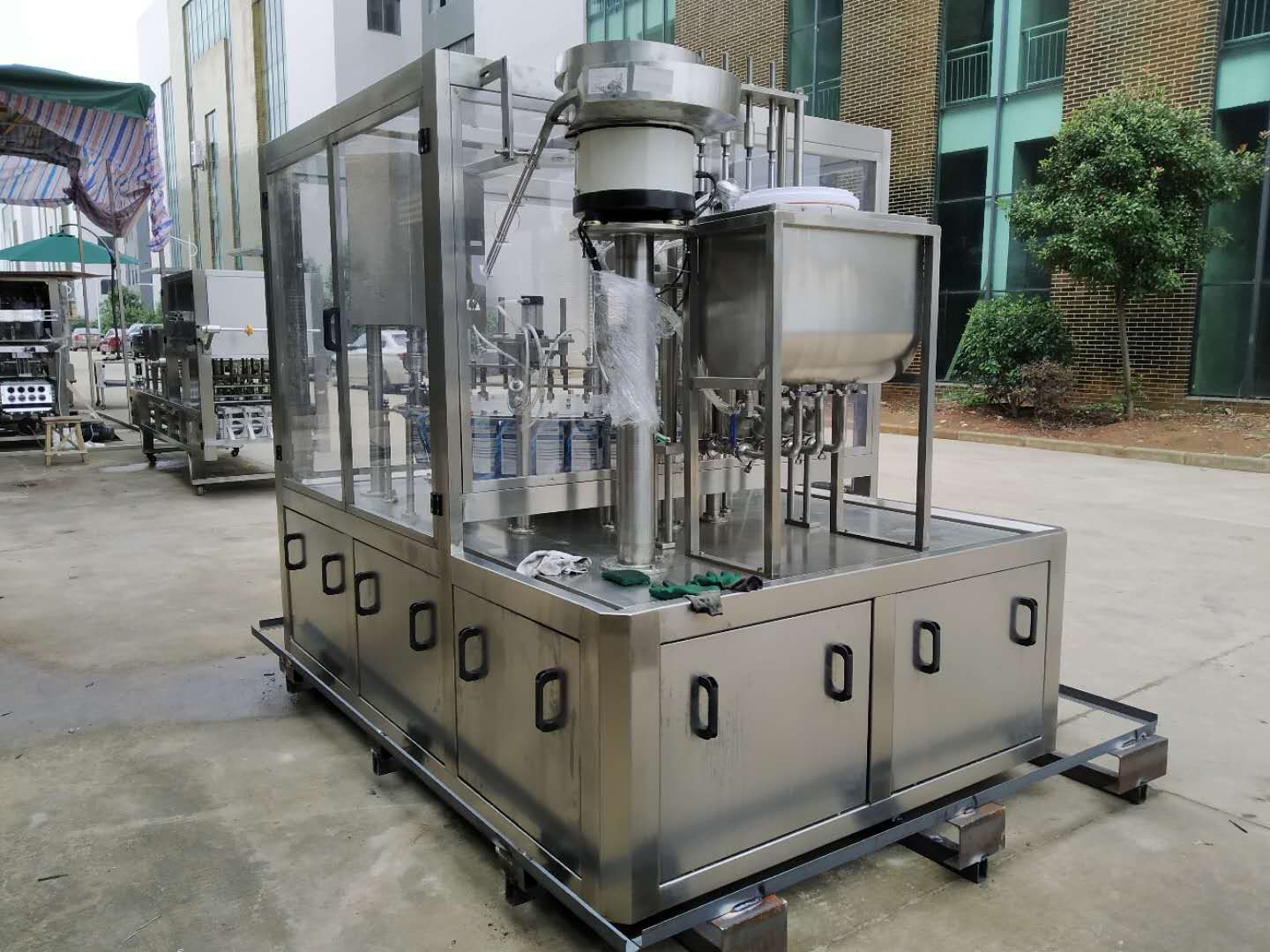 1761289659366609.jpg LG-460 吸嘴袋灌裝旋蓋機.jpg